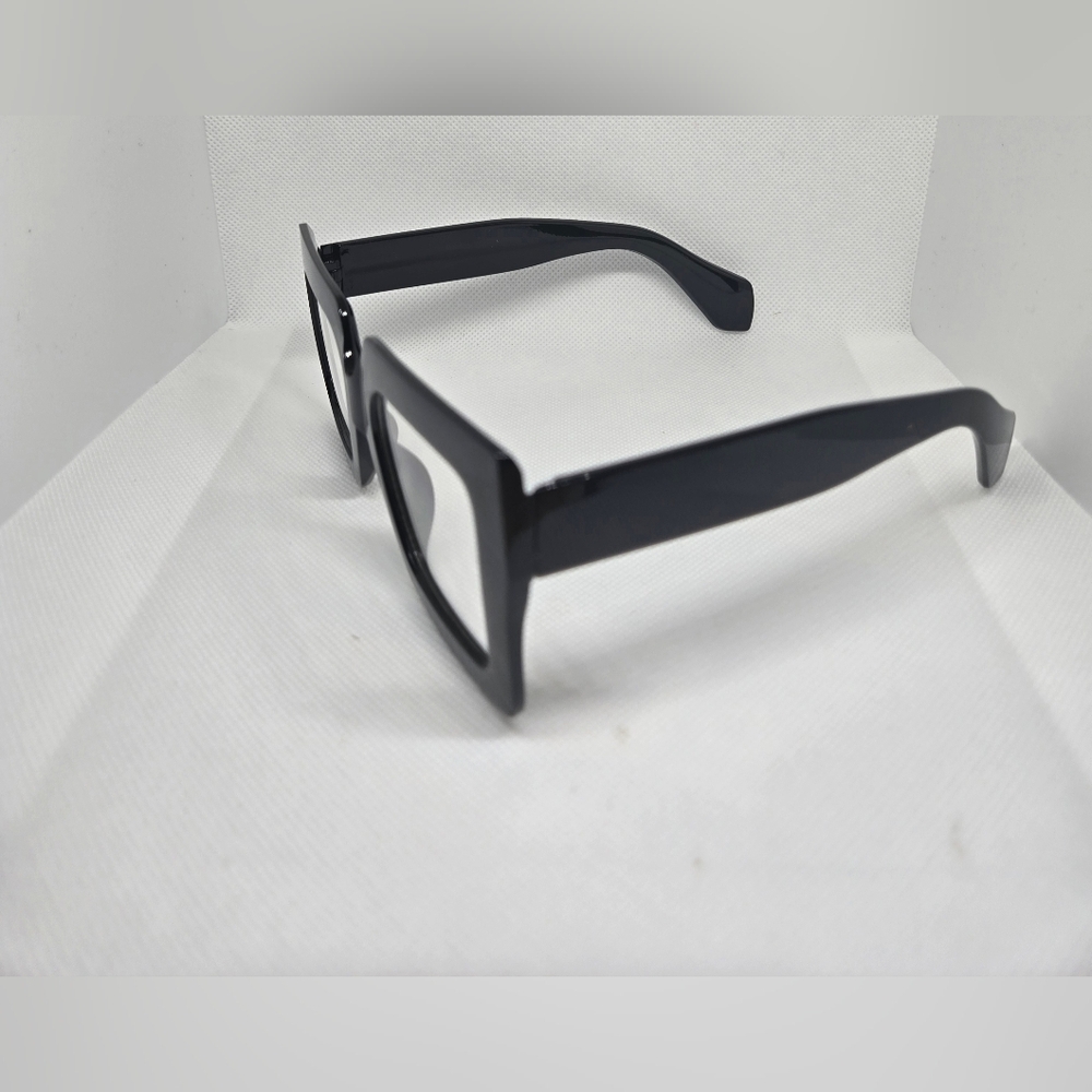 Oversized Black Square Eyeglasses – Bold Retro Statement Frames - Picture 5 of 6